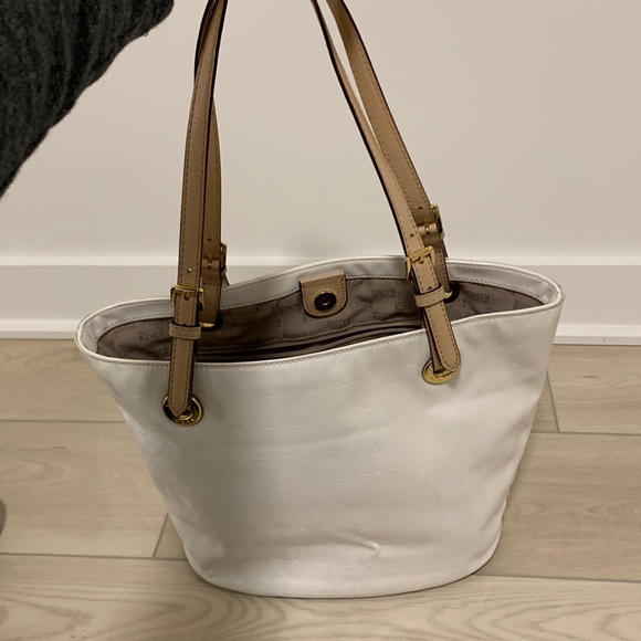 Michael kors shiny white purse - Picture 1 of 8